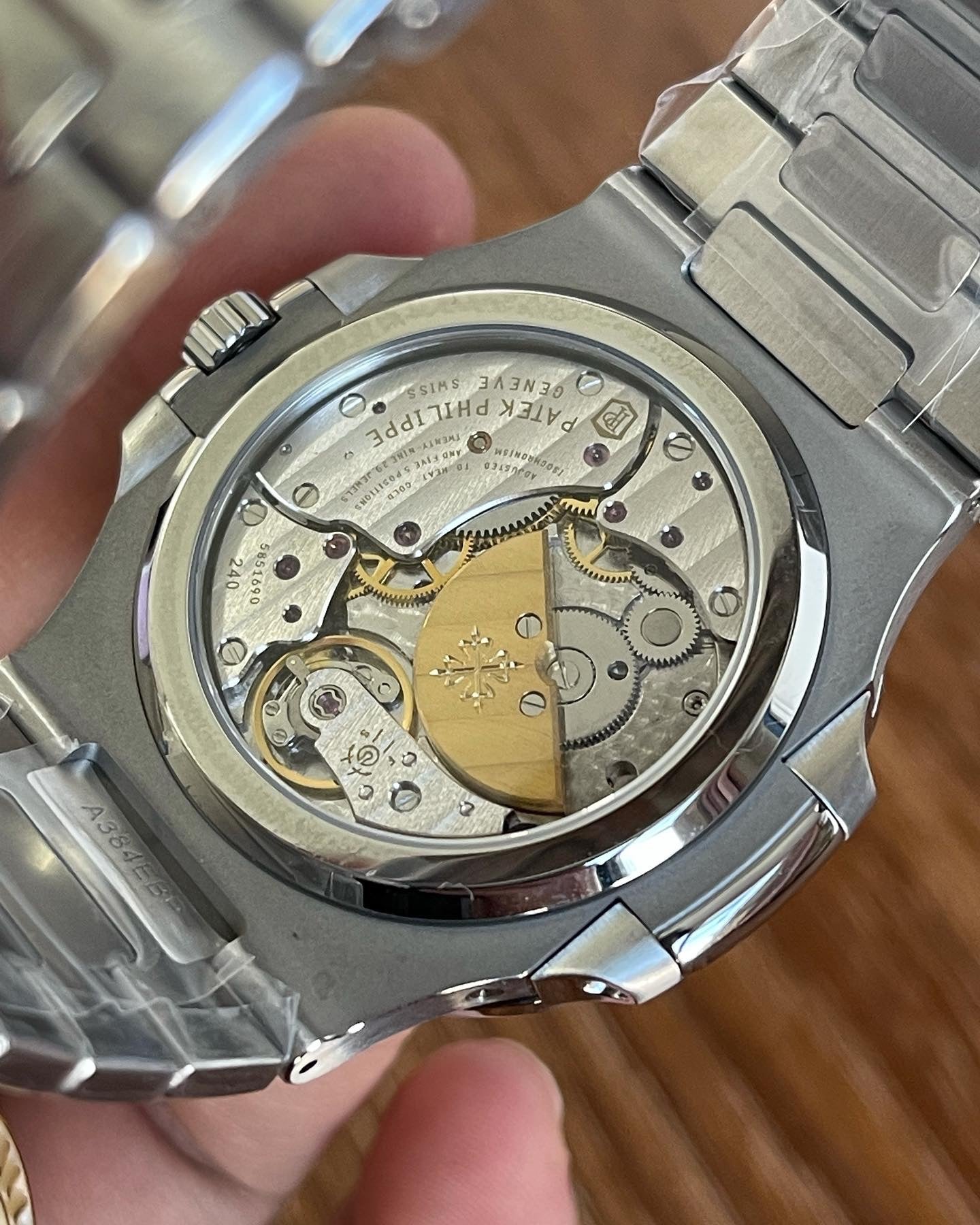 Patek Philippe Nautilus 1:1 replica high imitation watch 5712/1A-001 watch